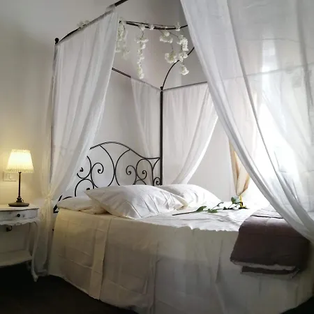 Bed & Breakfast Castello Di Cavaione 3*