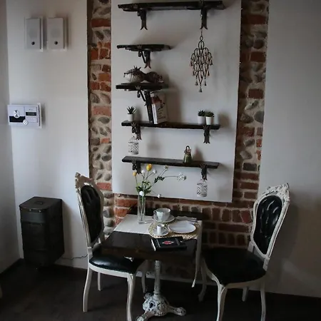 Castello Di Cavaione Bed & Breakfast 3*