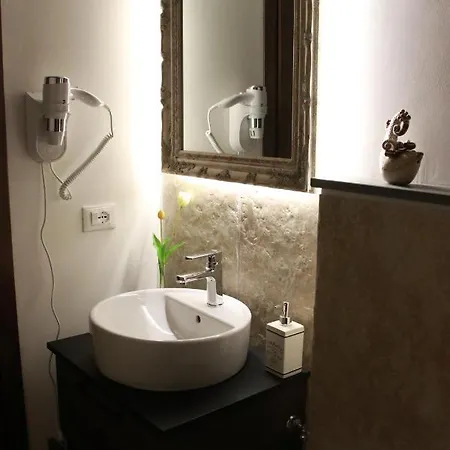 Bed & Breakfast Castello Di Cavaione 3*